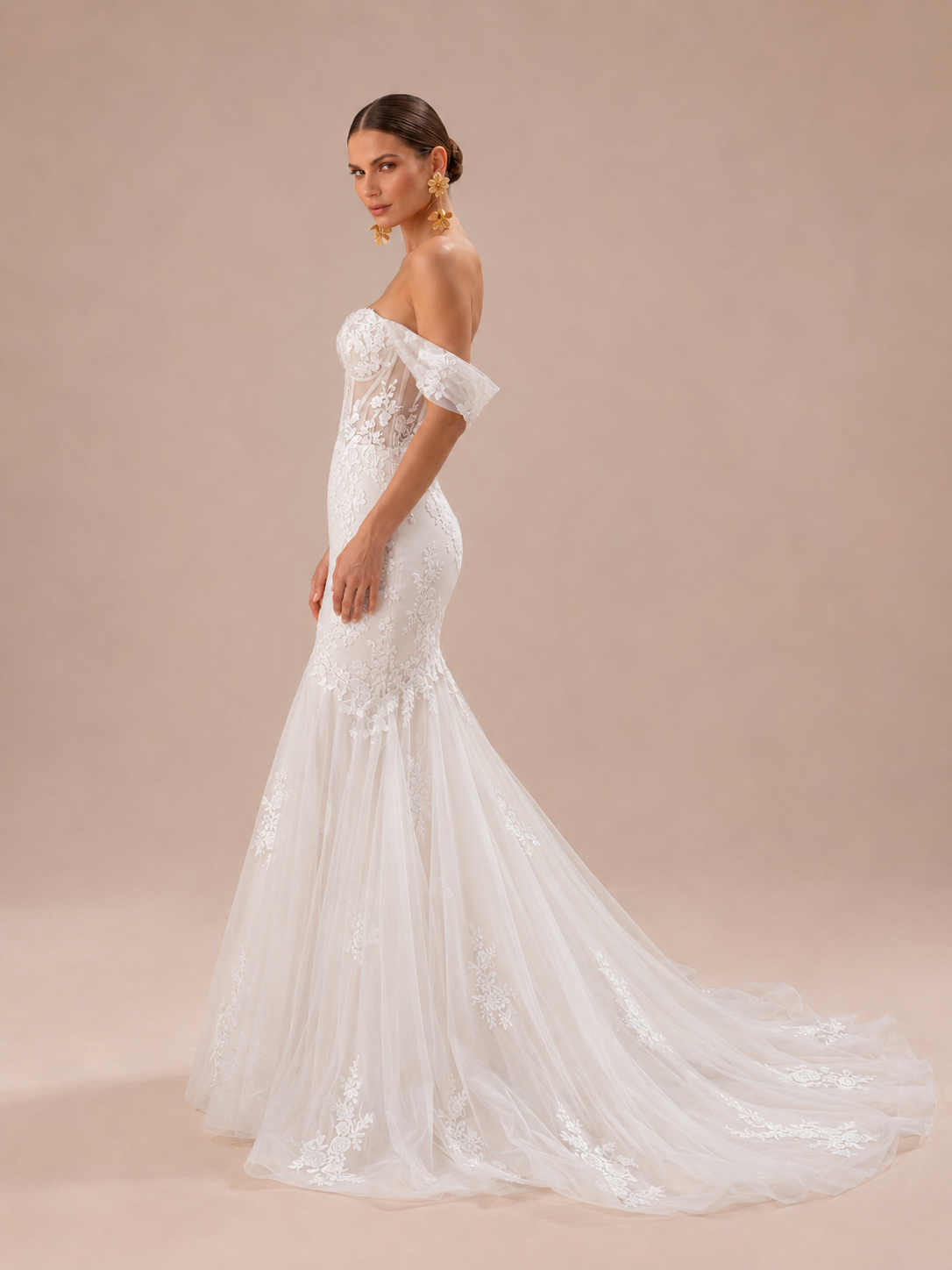 White Off-the-Shoulder Sweetheart Lace Mermaid Wedding Dress 