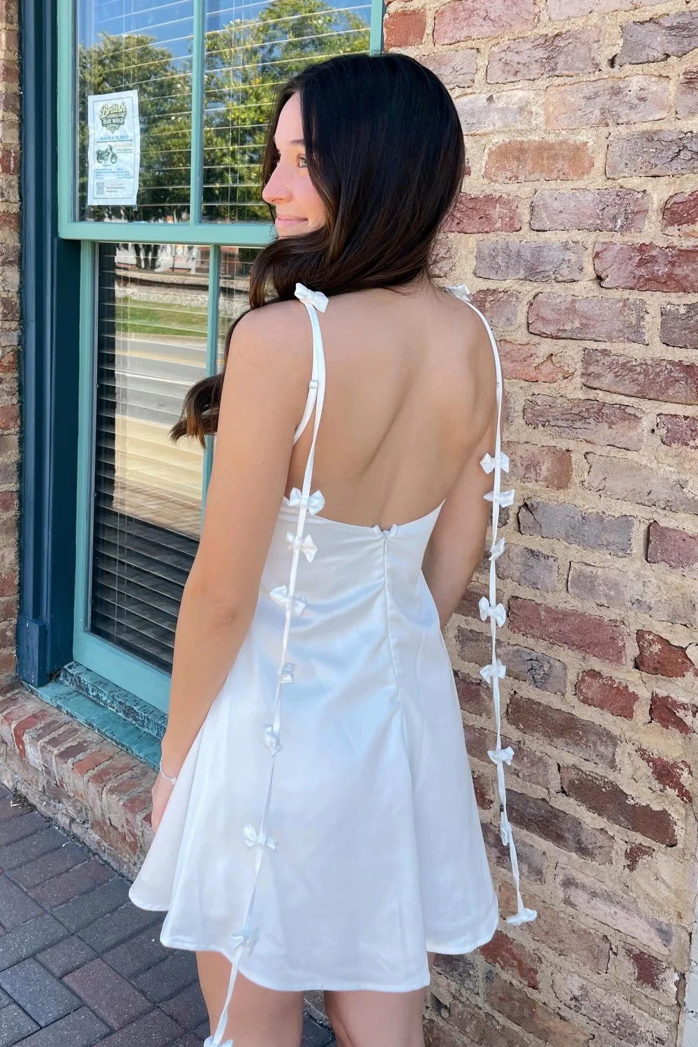 Luminous White Satin Bow-Trim Strap A-Line Homecoming Dress 