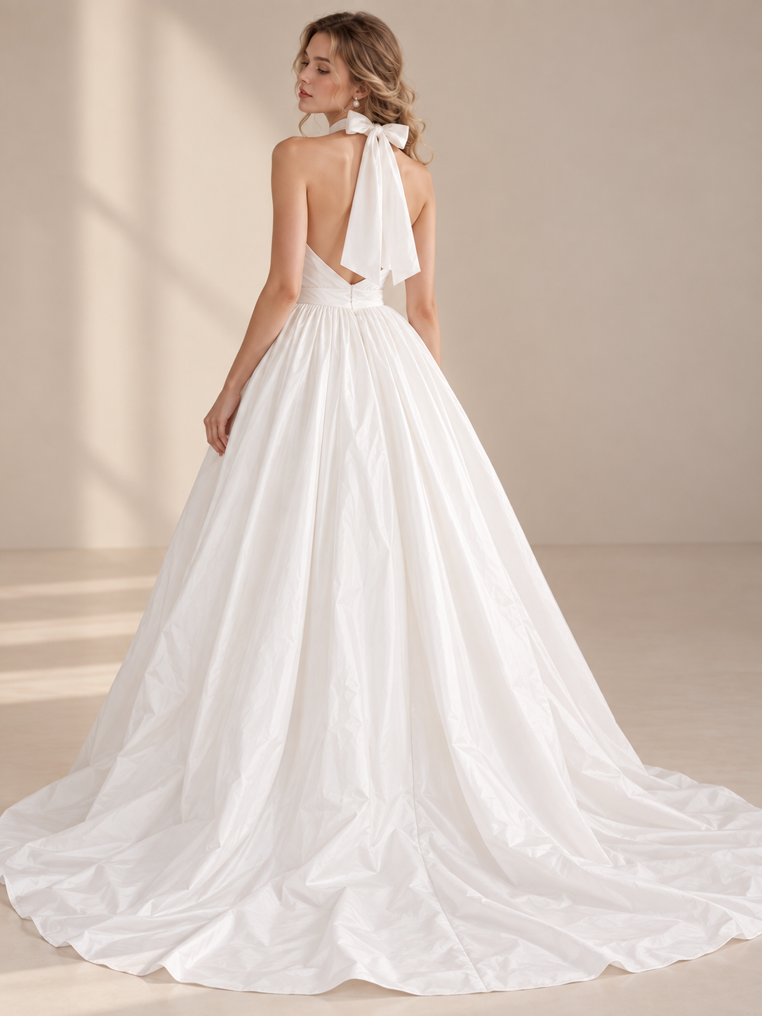 Luminous White Halter-Neck Bow-Back Wedding Dress 
