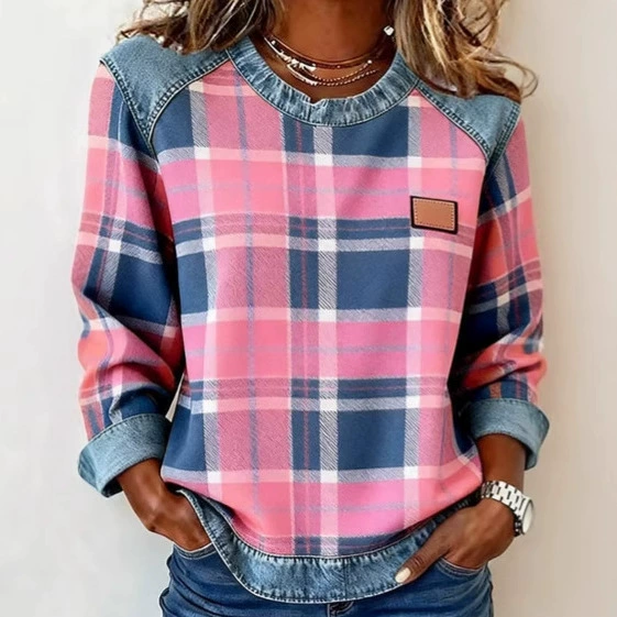 Solea I Fashionable denim jacket with hood detail