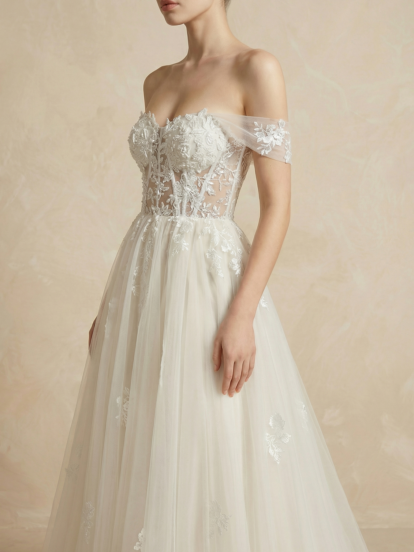 A Line Spaghetti Straps Wedding Dress with Appliqued