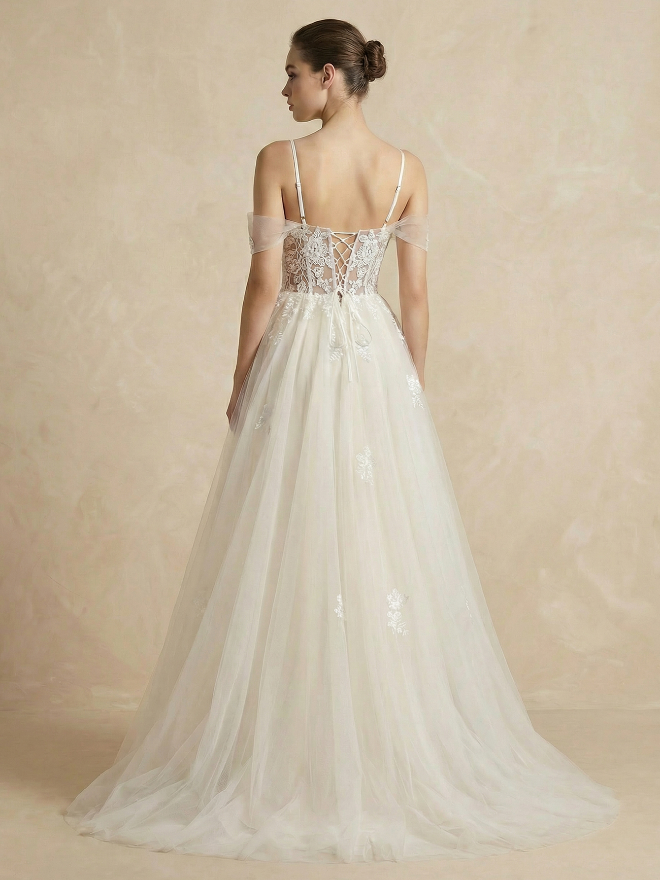 A Line Spaghetti Straps Wedding Dress with Appliqued