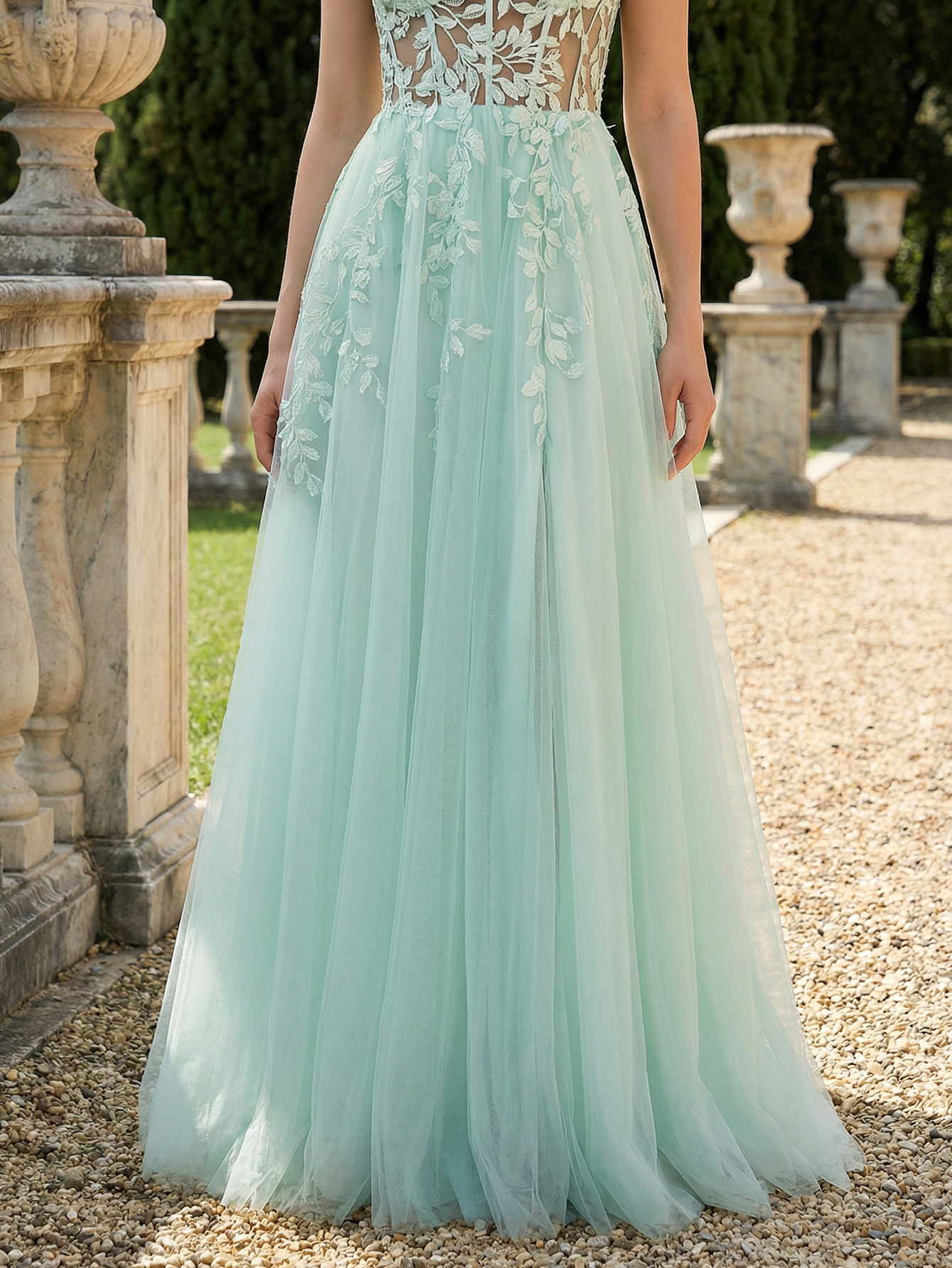 A-line Spaghetti Straps Sleeveless Tulle Long Prom Dress with Appliqued