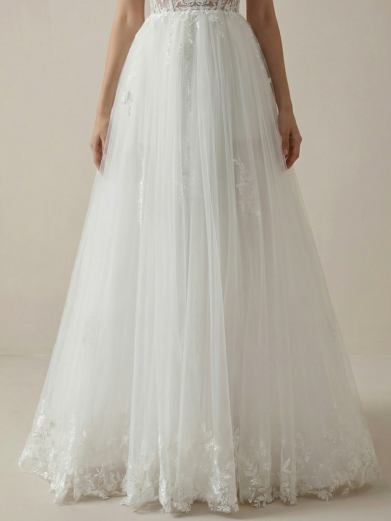 A Line Long Wedding Dress with Appliqued