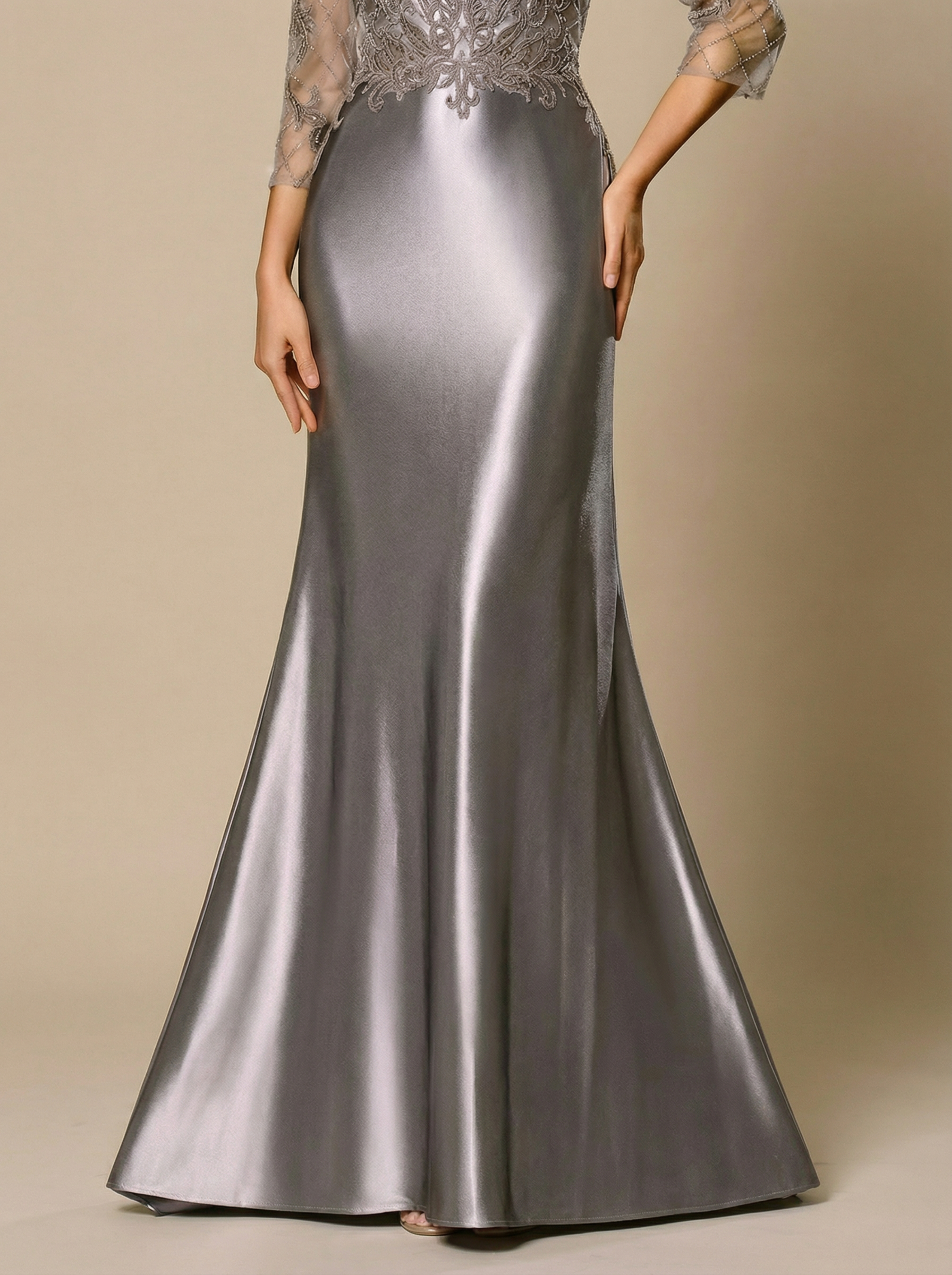 Elegant Silver Maxi Hip-hugging Mother of the Bride Dress