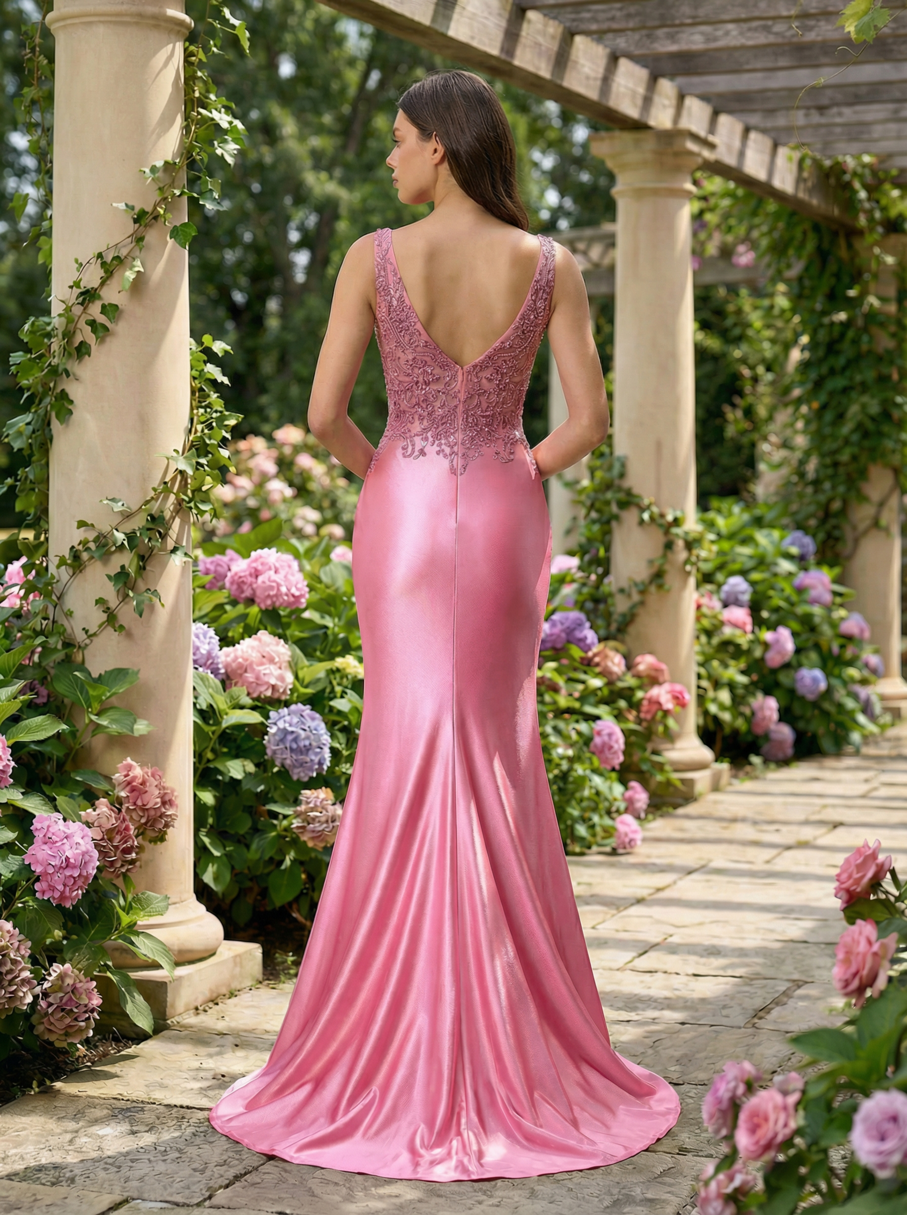 Alluring Double-Strap V-Neck Mermaid Dress with a High Slit