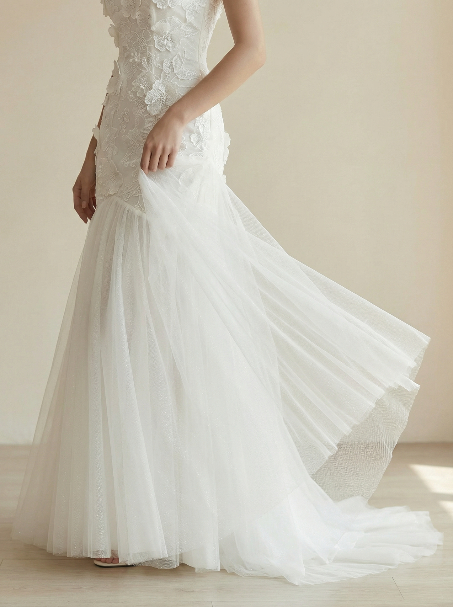 Elegant Mermaid Wedding Dress with Sweep Train