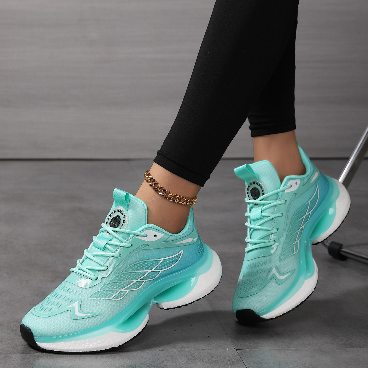 Aerion - Hands Free and Supportive Walking Shoes