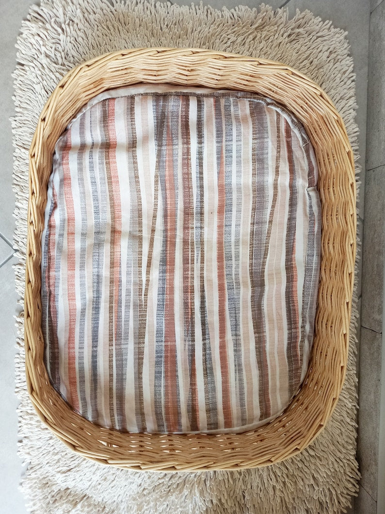 Handmade Wicker Cat Bed with Cushion: Brown Pet Basket