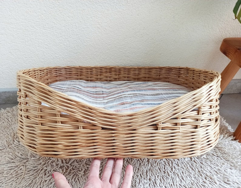 Handmade Wicker Cat Bed with Cushion: Brown Pet Basket