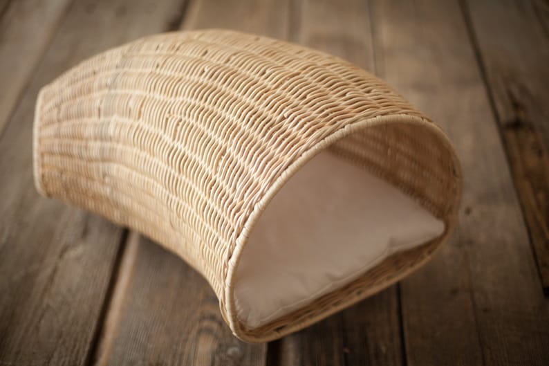 Handcrafted Natural Rattan Pet House for Cats: Artisan-Made Cozy Haven