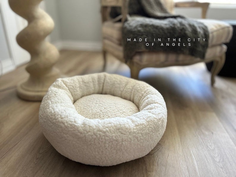 Fluffy Sherpa Donut Pet Bed: Plush Round Cat & Small Dog Bed