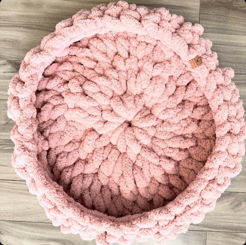 Hand Crocheted Chunky Knit Pet Bed: Cozy Chenille Basket