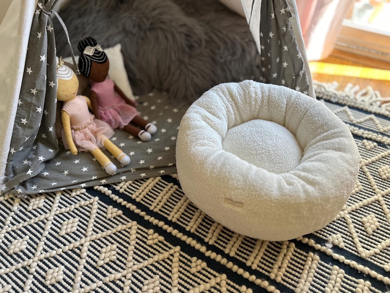 Fluffy Sherpa Donut Pet Bed: Plush Round Cat & Small Dog Bed