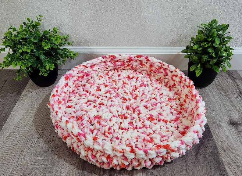 Handmade Crochet Cat Bed: Soft Round Pet Bed, 16-inch Diameter