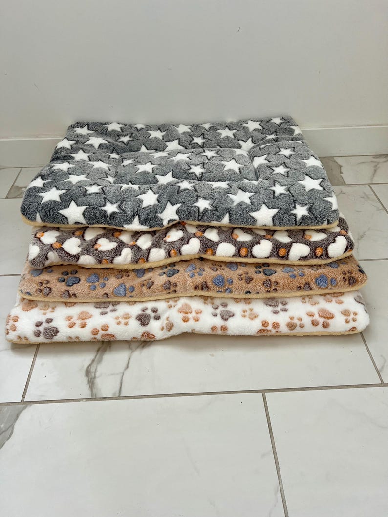 Handmade Breathable Machine Washable Plush Cat/Dog/Rabbit Pet Bed Mat - 26x20 inches