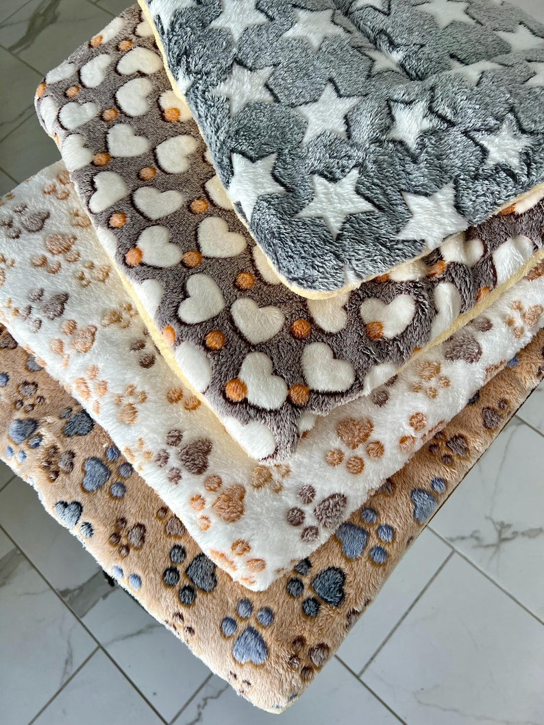 Handmade Breathable Machine Washable Plush Cat/Dog/Rabbit Pet Bed Mat - 26x20 inches