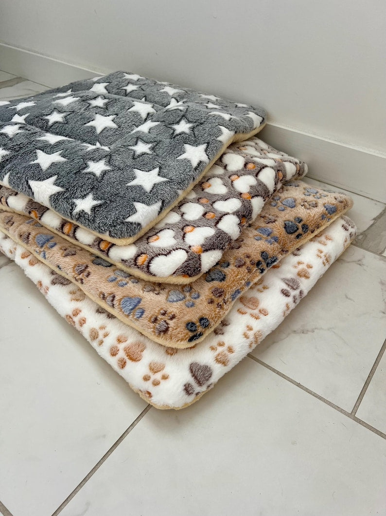 Handmade Breathable Machine Washable Plush Cat/Dog/Rabbit Pet Bed Mat - 26x20 inches