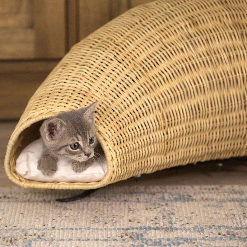 Handcrafted Natural Rattan Pet House for Cats: Artisan-Made Cozy Haven