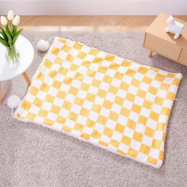 Handmade Breathable Luxury Plush Pet Bed Mat, Washable Cat Dog Rabbit Bedding, Soft Pet Mat, Eco-Friendly Pet Sleep Pad Green Red Yellow