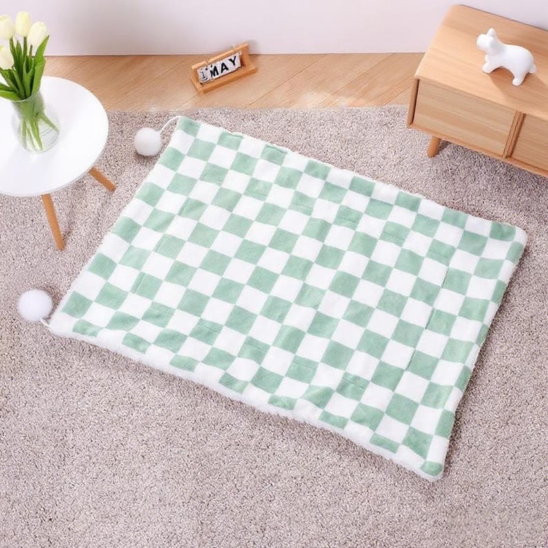 Handmade Breathable Luxury Plush Pet Bed Mat, Washable Cat Dog Rabbit Bedding, Soft Pet Mat, Eco-Friendly Pet Sleep Pad Green Red Yellow