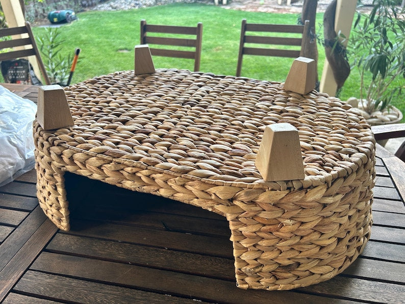 Handcrafted Natural Rattan Grass Pet Bed for Cats and Dogs