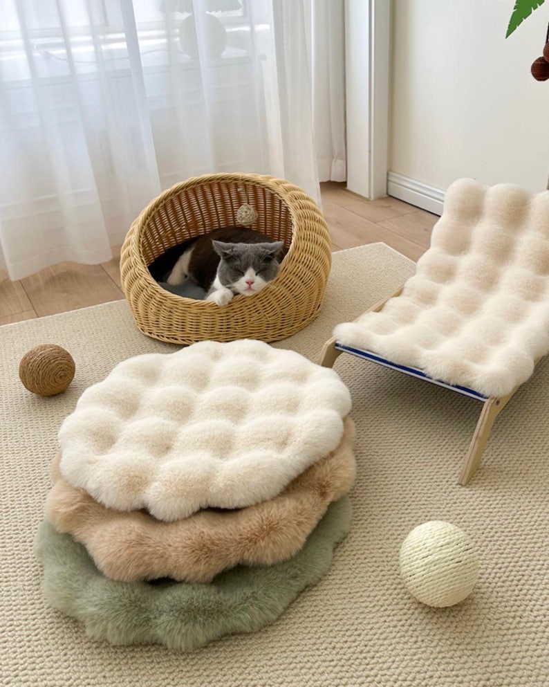 Zoilapethouse Plush Pet Bed – Soft Rabbit Fur Blanket Mat for Cats - Dogs – Warm Winter Cushion Round & Rectangular