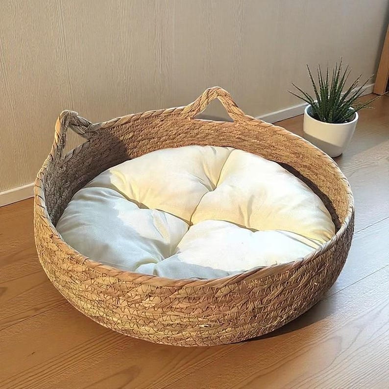 Handcrafted Rattan Woven Pet Bed, Cozy Cat Basket & Soft Dog Lounger, Soft Round Donut Design with Washable Cushion for Cats and Dogs