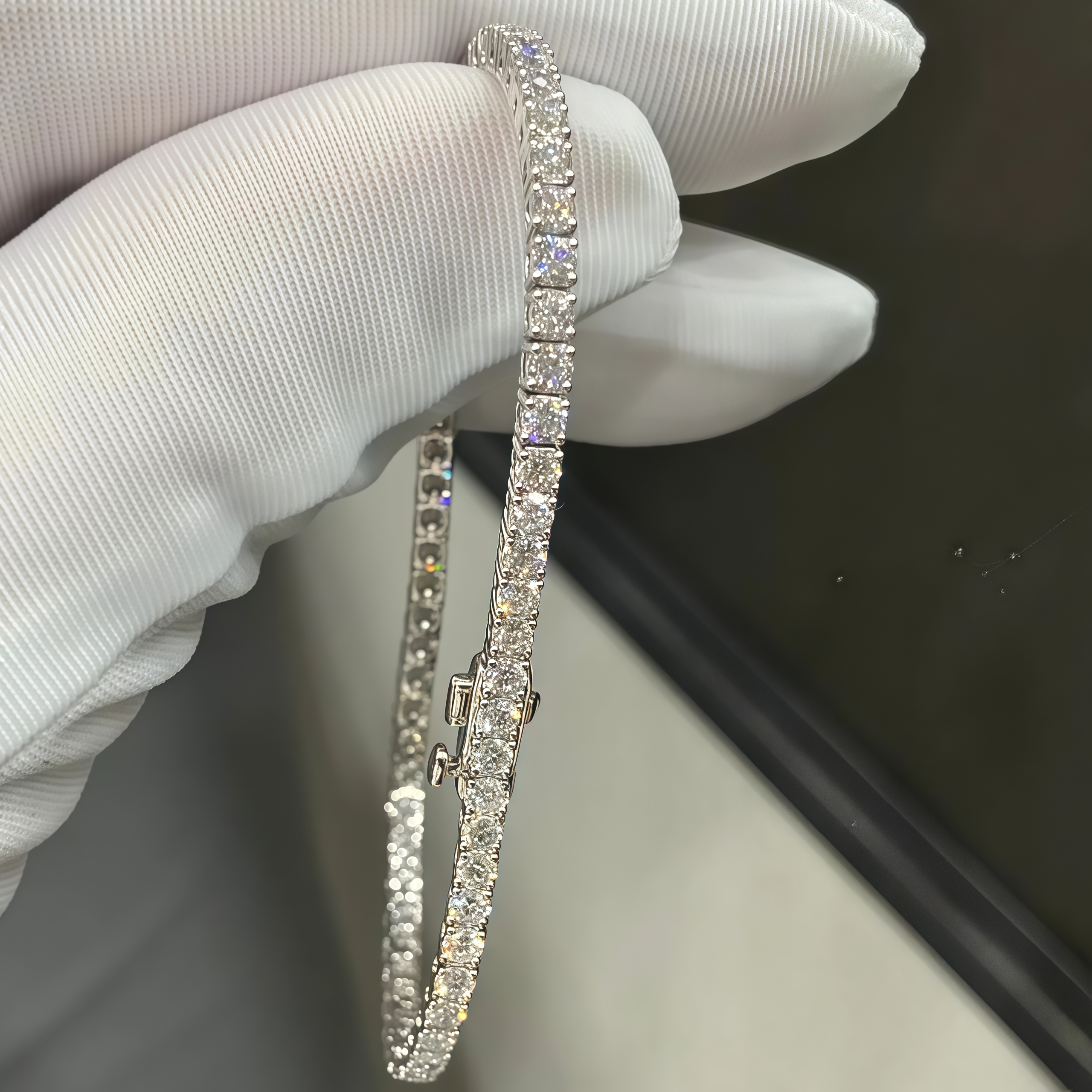 Each 0.05-carat Round Lab Grown Diamond Tennis Bracelet