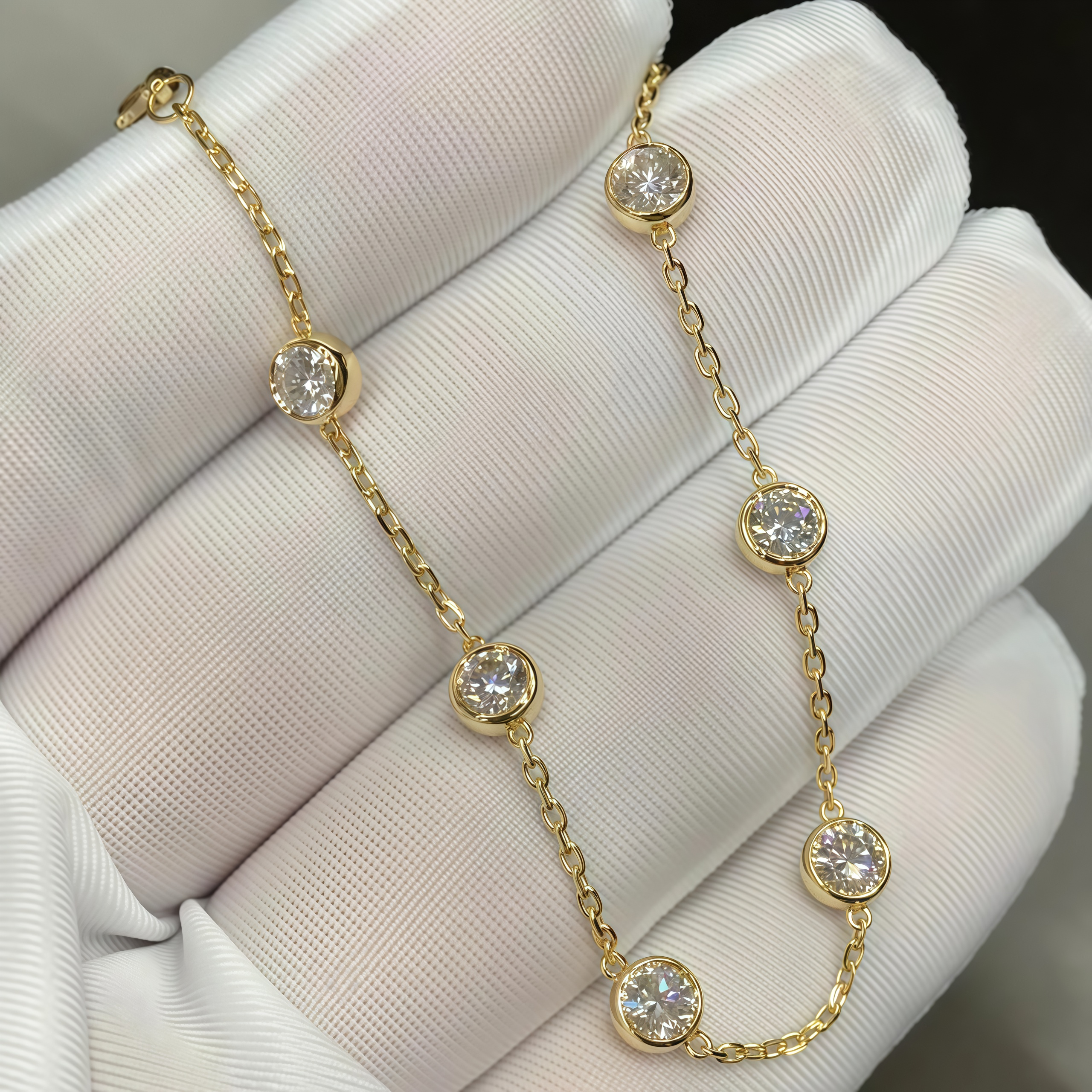 Each 0.3-carat Lab-Grown Diamond Bezel Setting 6 Stones Bracelet