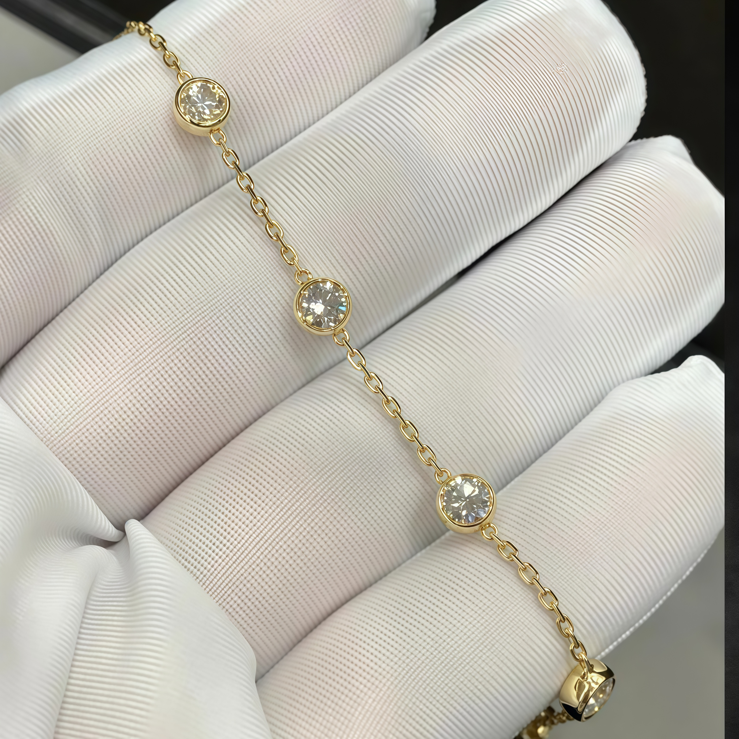 Each 0.3-carat Lab-Grown Diamond Bezel Setting 6 Stones Bracelet