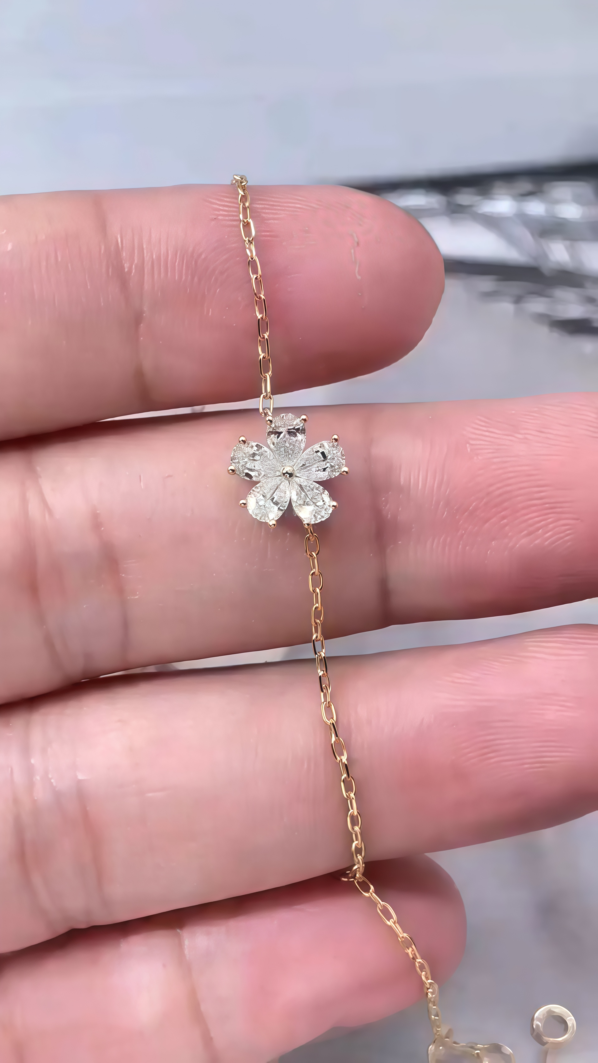 0.5 ctw Pear-Shaped Floral Lab Diamonds Bracelet 18K Gold