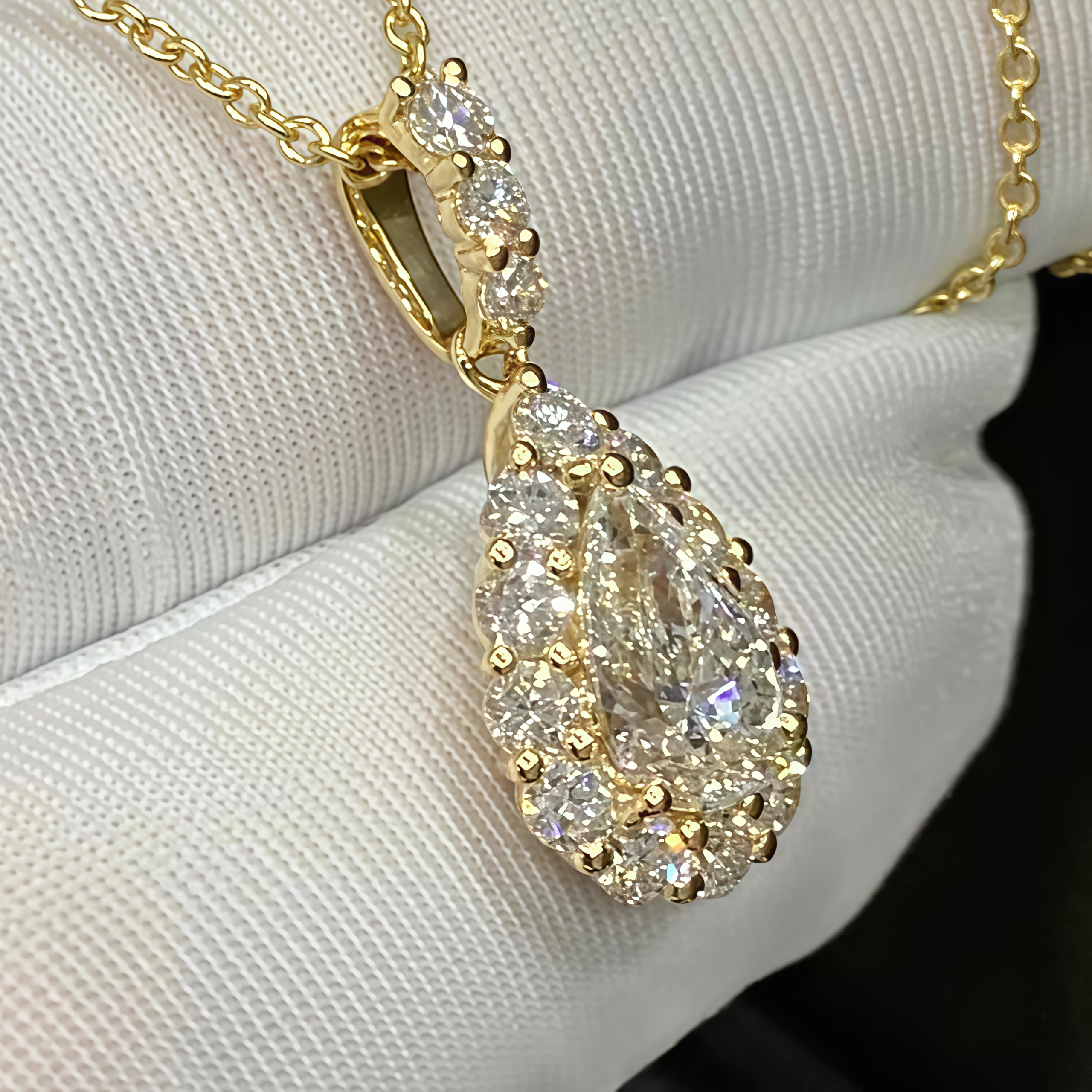 1 Carat Pear Cut Lab-Grown Diamond Pendant Halo Set