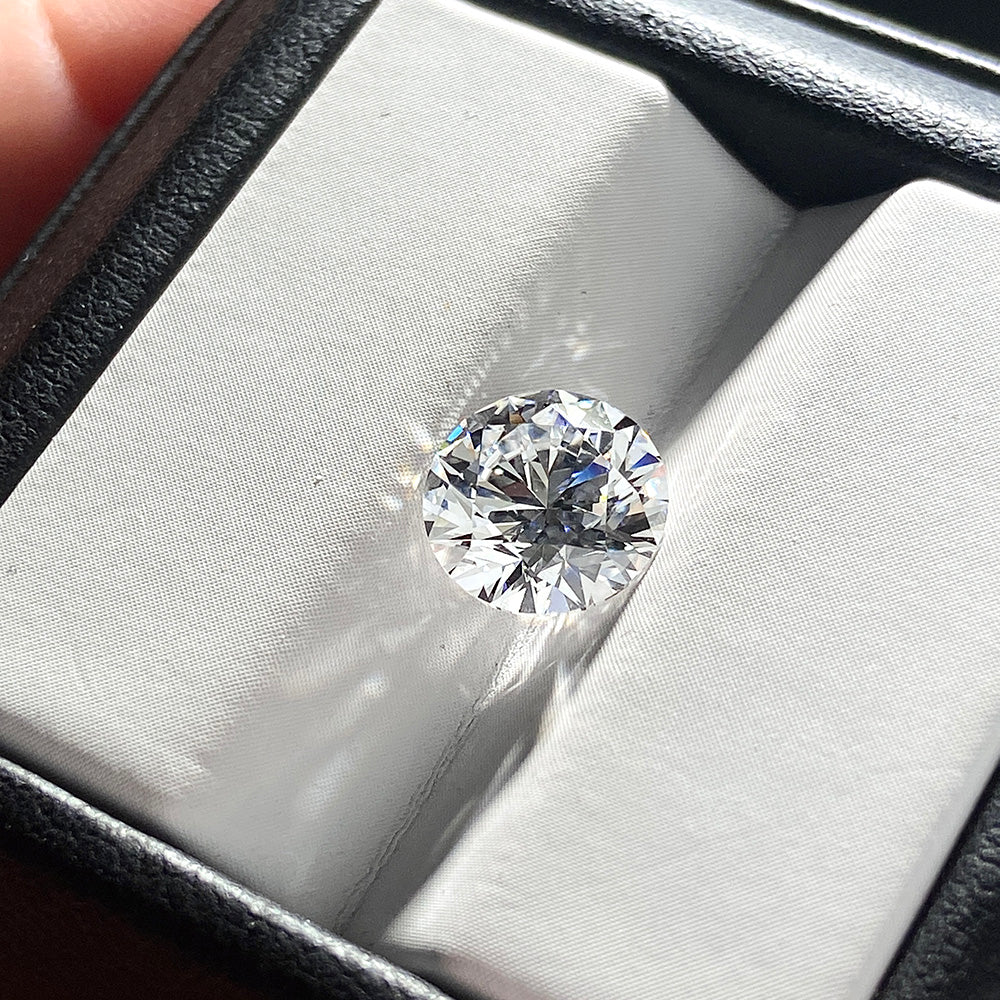 Lab-Grown 2.03 Carat E-VVS2 Round Diamond