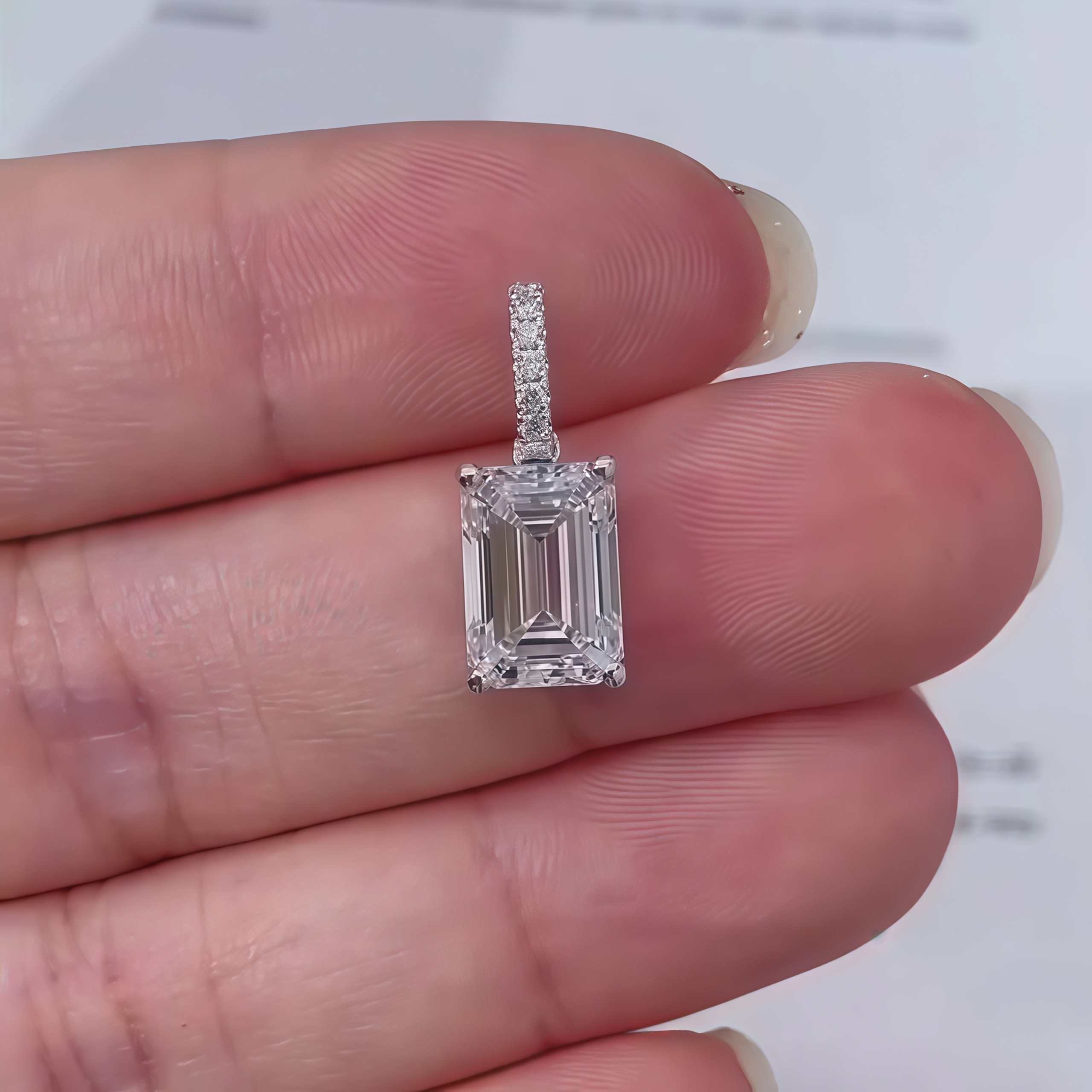 Versatile 2.5ct Emerald-Cut Diamond Pendant With Universal Clasp