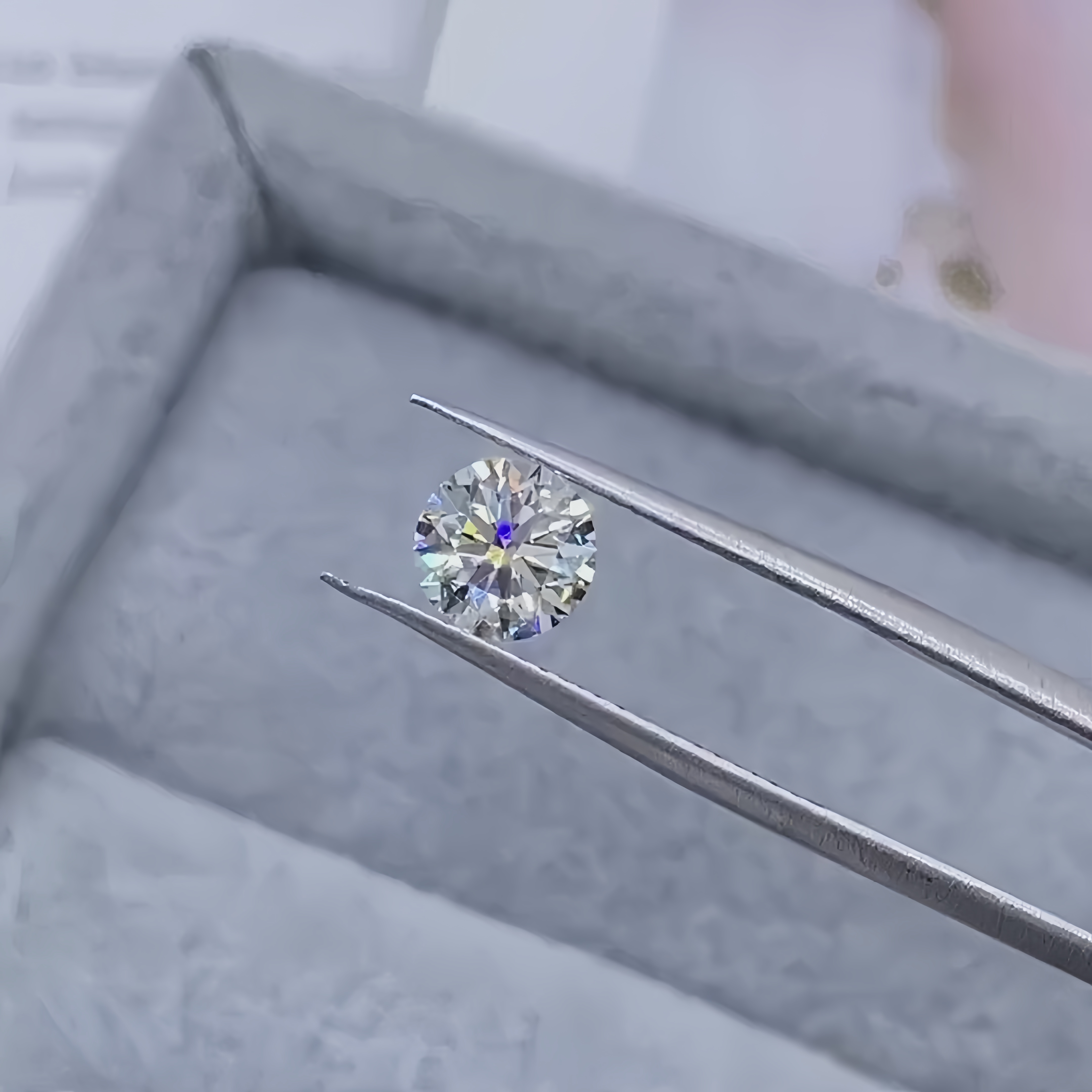 Lab-Grown 1.03 Carat E-VS1 Round Diamond