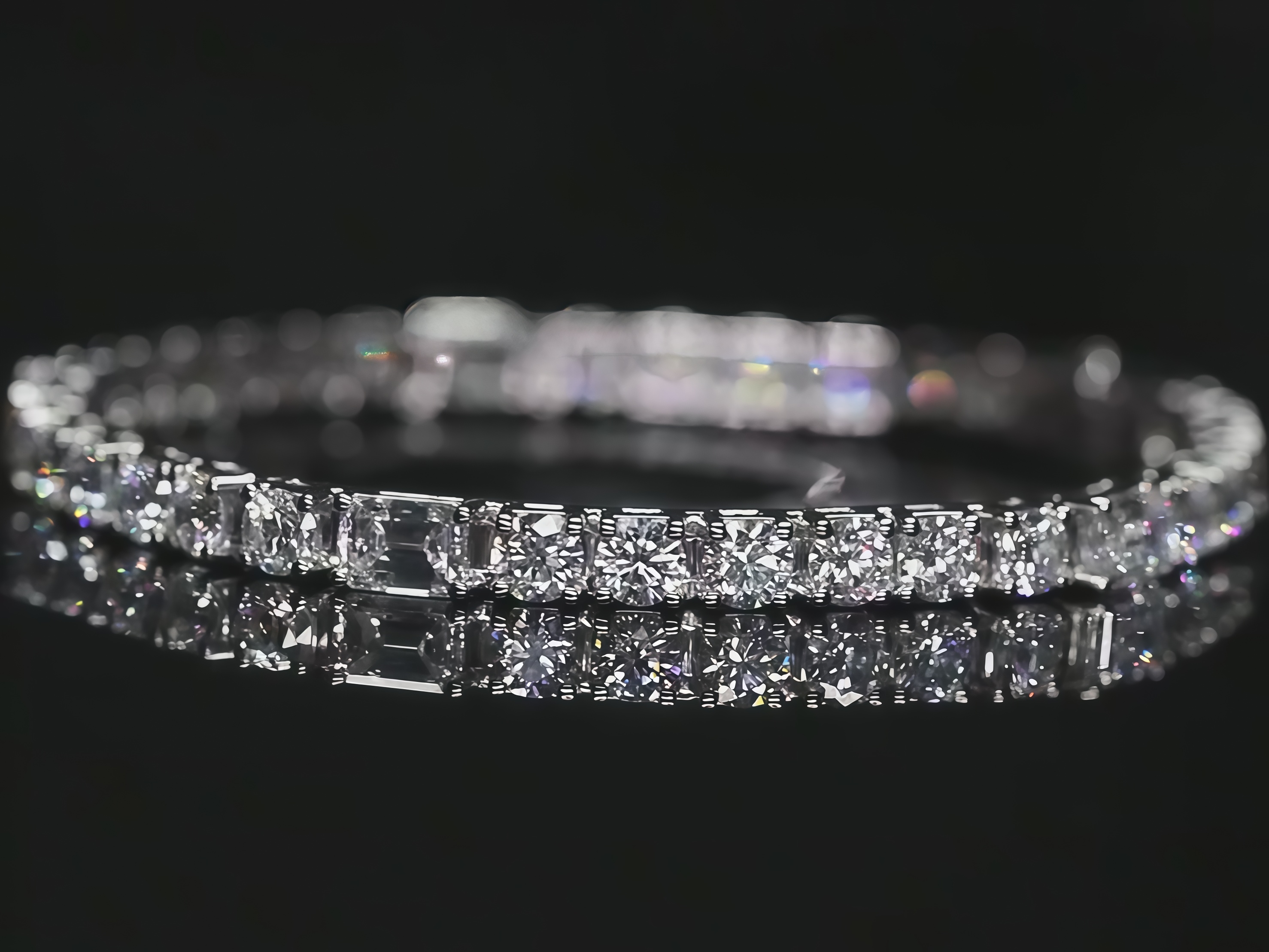 Each 0.2-carat 0.5-carat Emerald & Round Cut Lab Diamond Tennis Bracelet 18K Gold