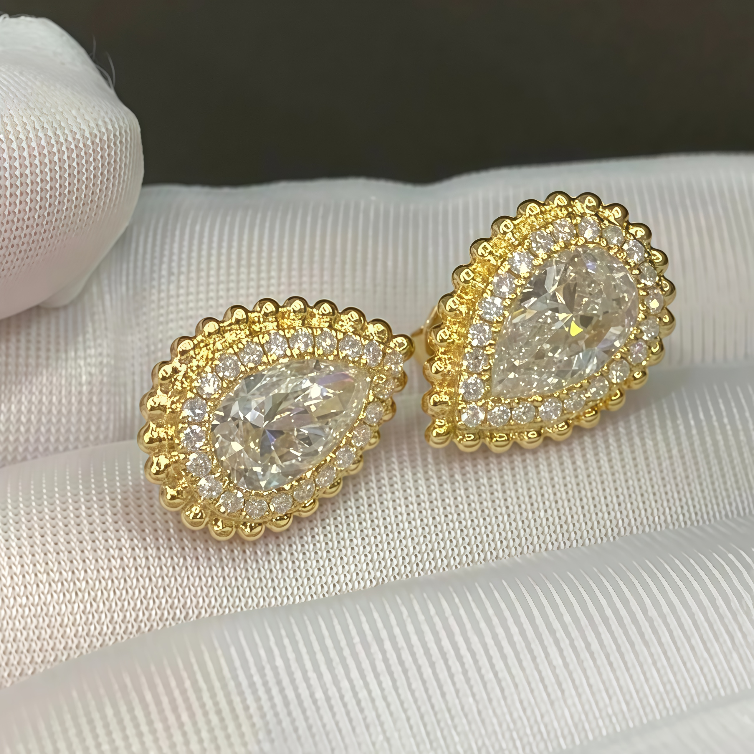 Unique Pear Cut Lab Diamond Teardrop Stud Earrings (2.00 Ct. Tw.)