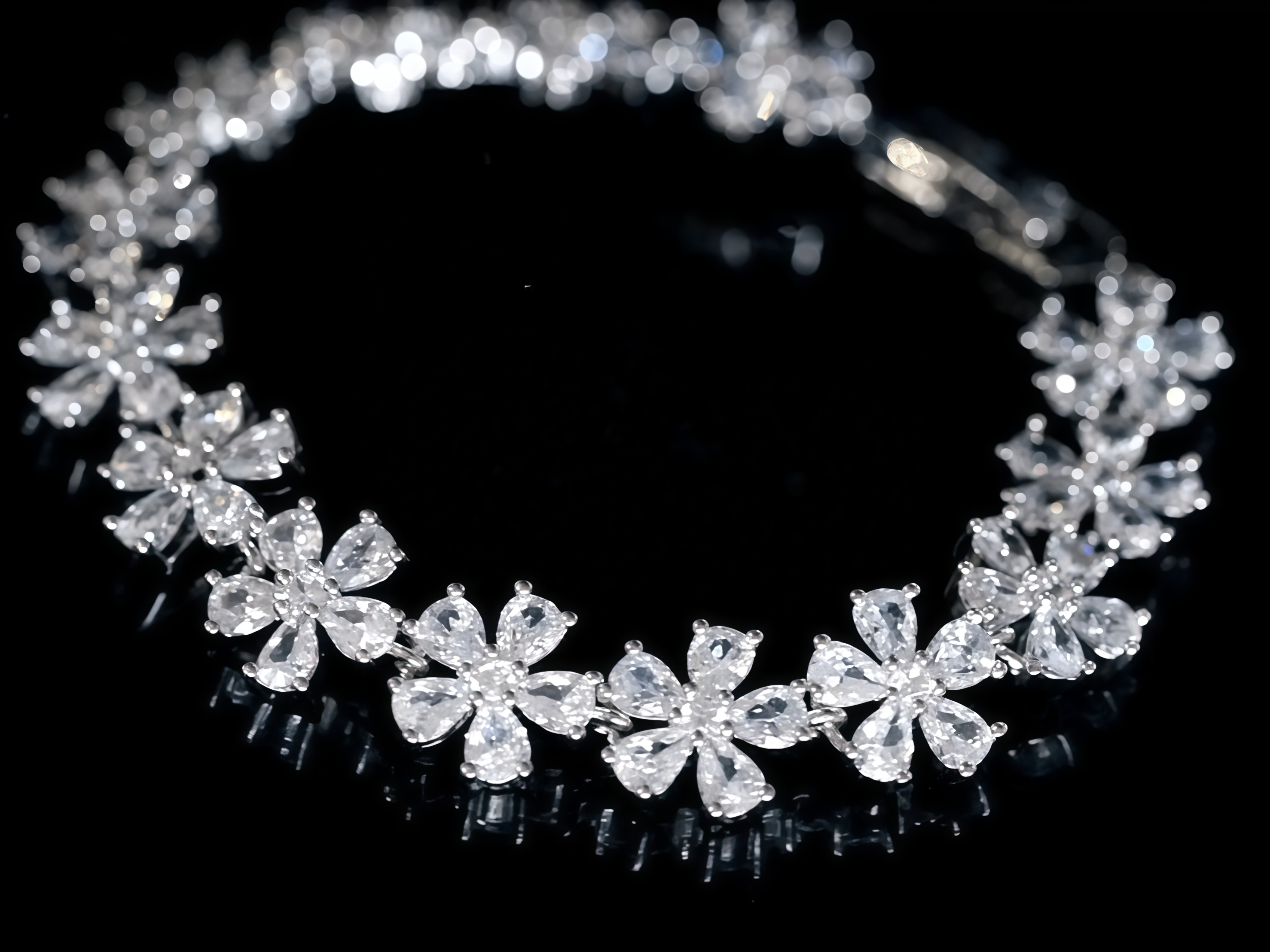 Floral Lab Diamond Bracelet 18K Gold