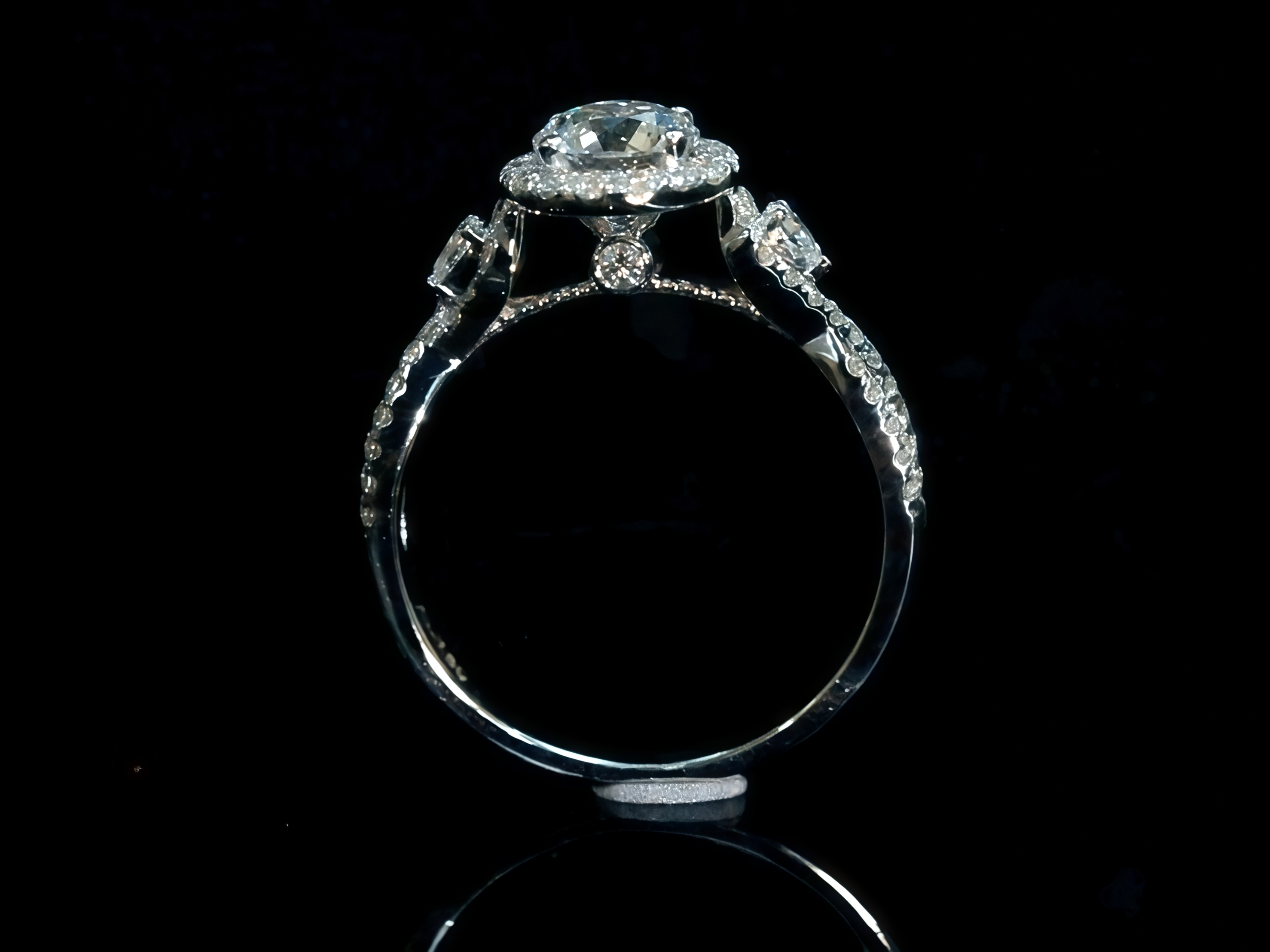 Lab-Grown Diamond Ring Crossed Band 18K Gold