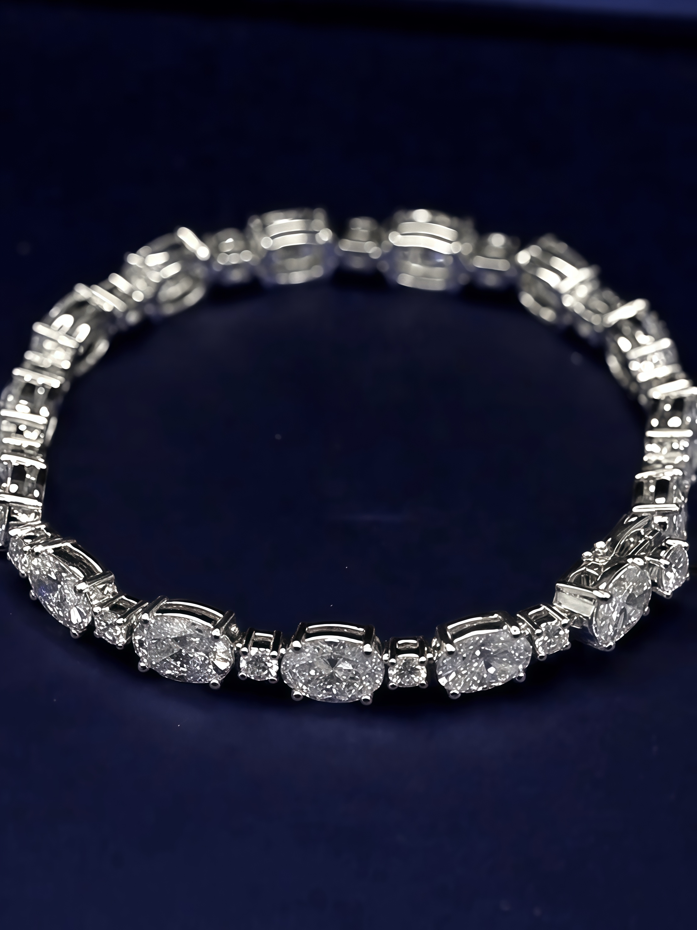 Each 0.5-carat 0.3-carat Oval and Round Lab Grown Diamond Tennis Bracelet
