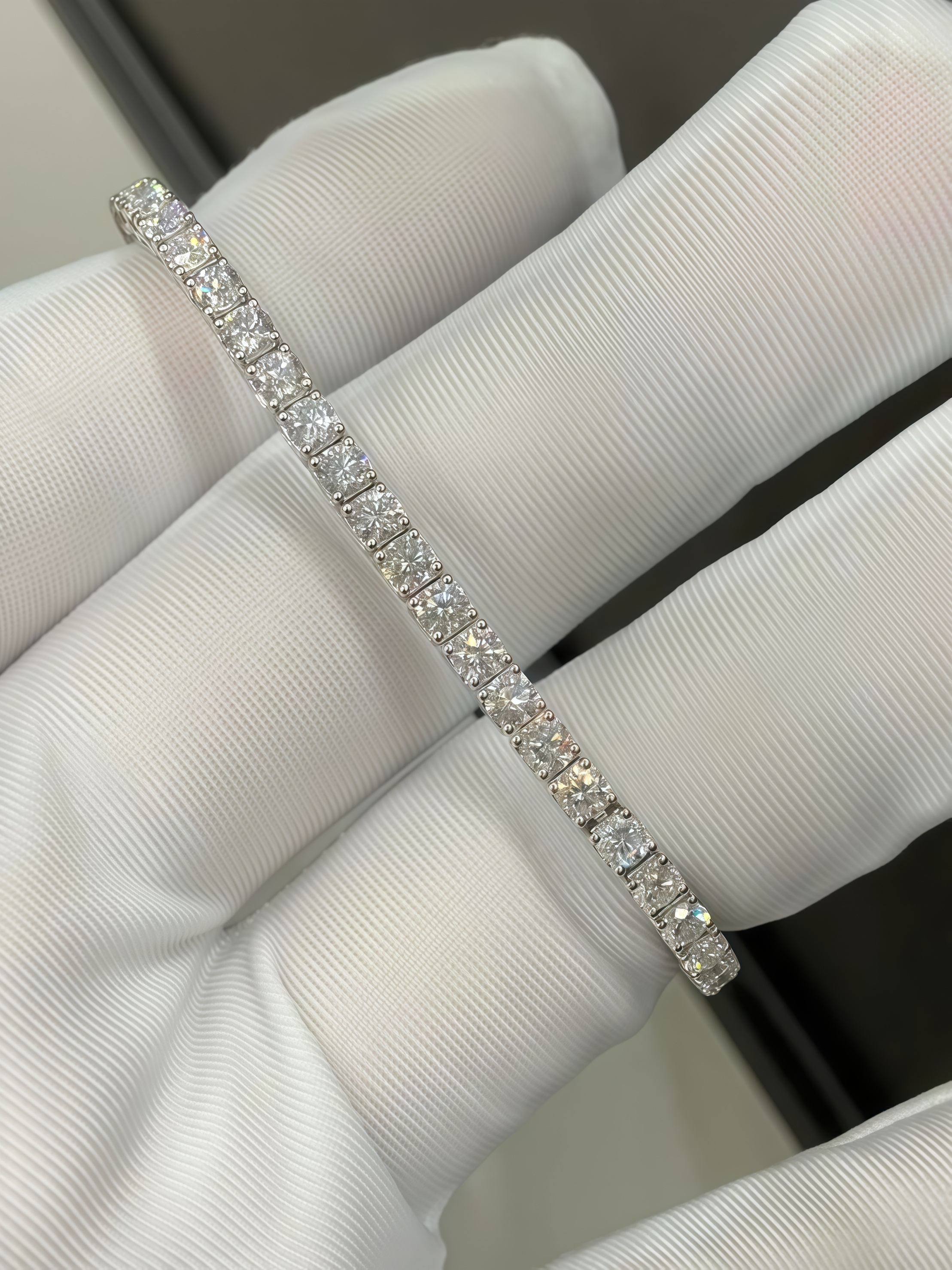 Round Lab Grown Diamond Tennis Bracelet