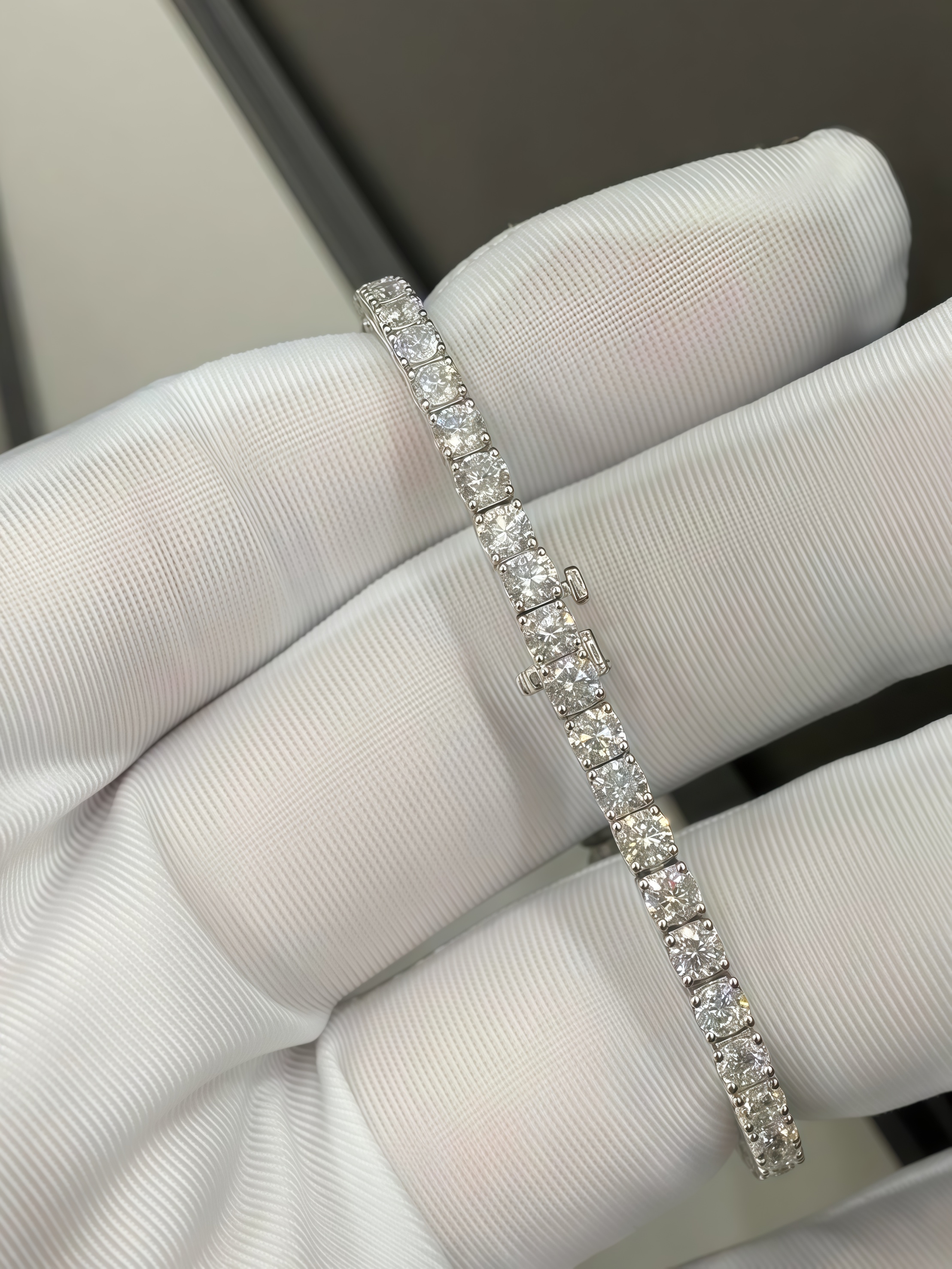 Round Lab Grown Diamond Tennis Bracelet