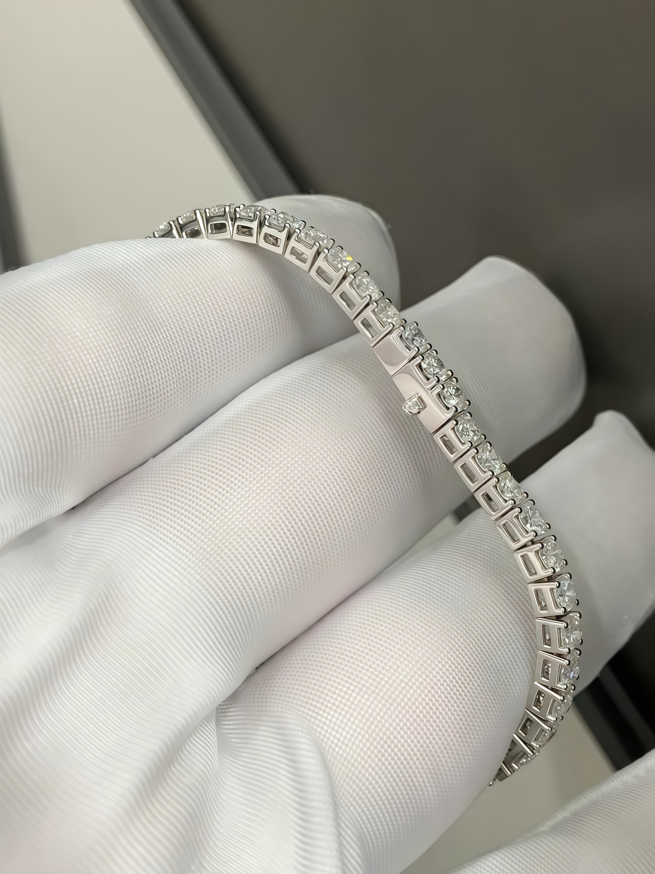 Round Lab Grown Diamond Tennis Bracelet