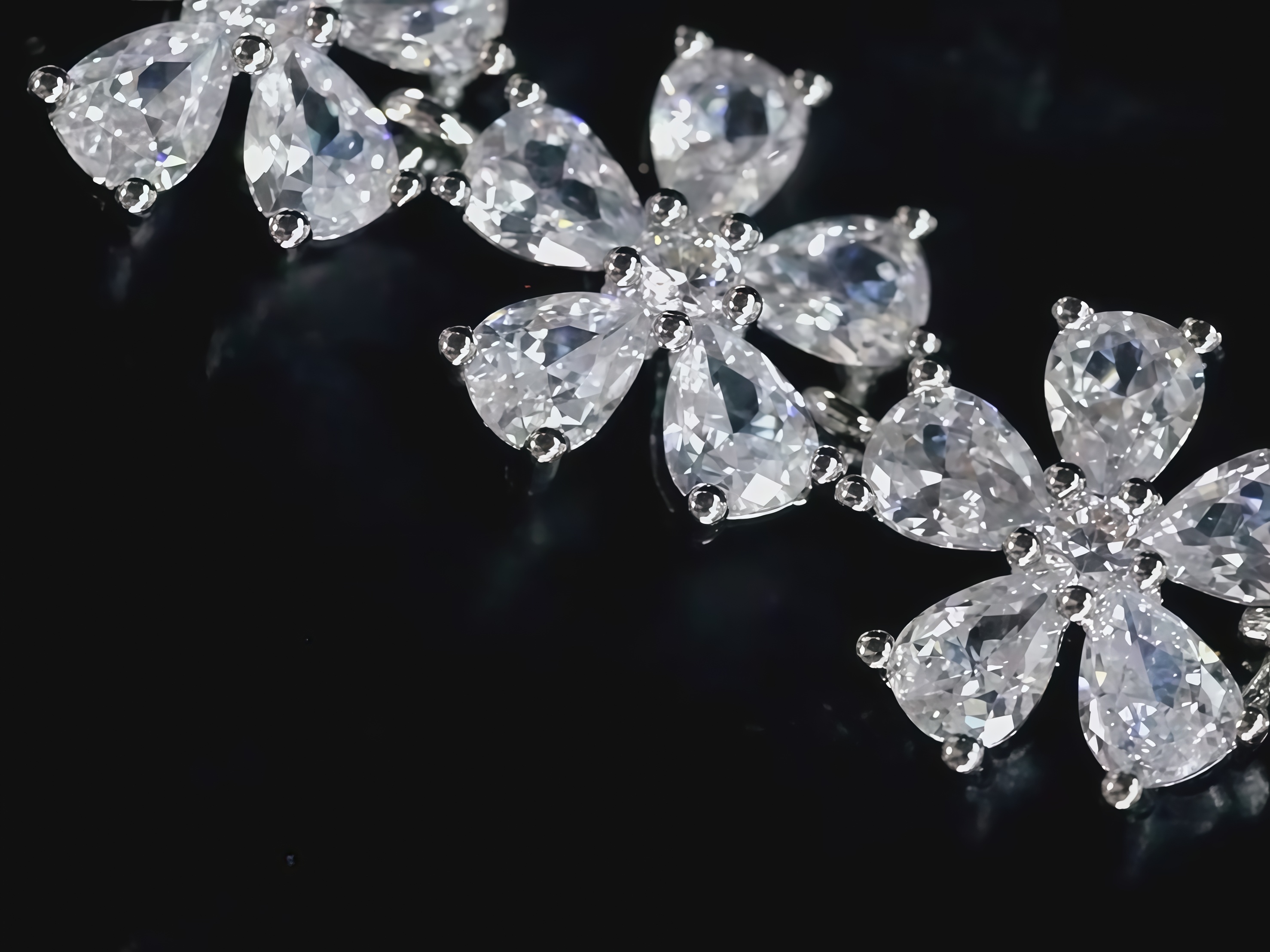 Floral Lab Diamond Bracelet 18K Gold