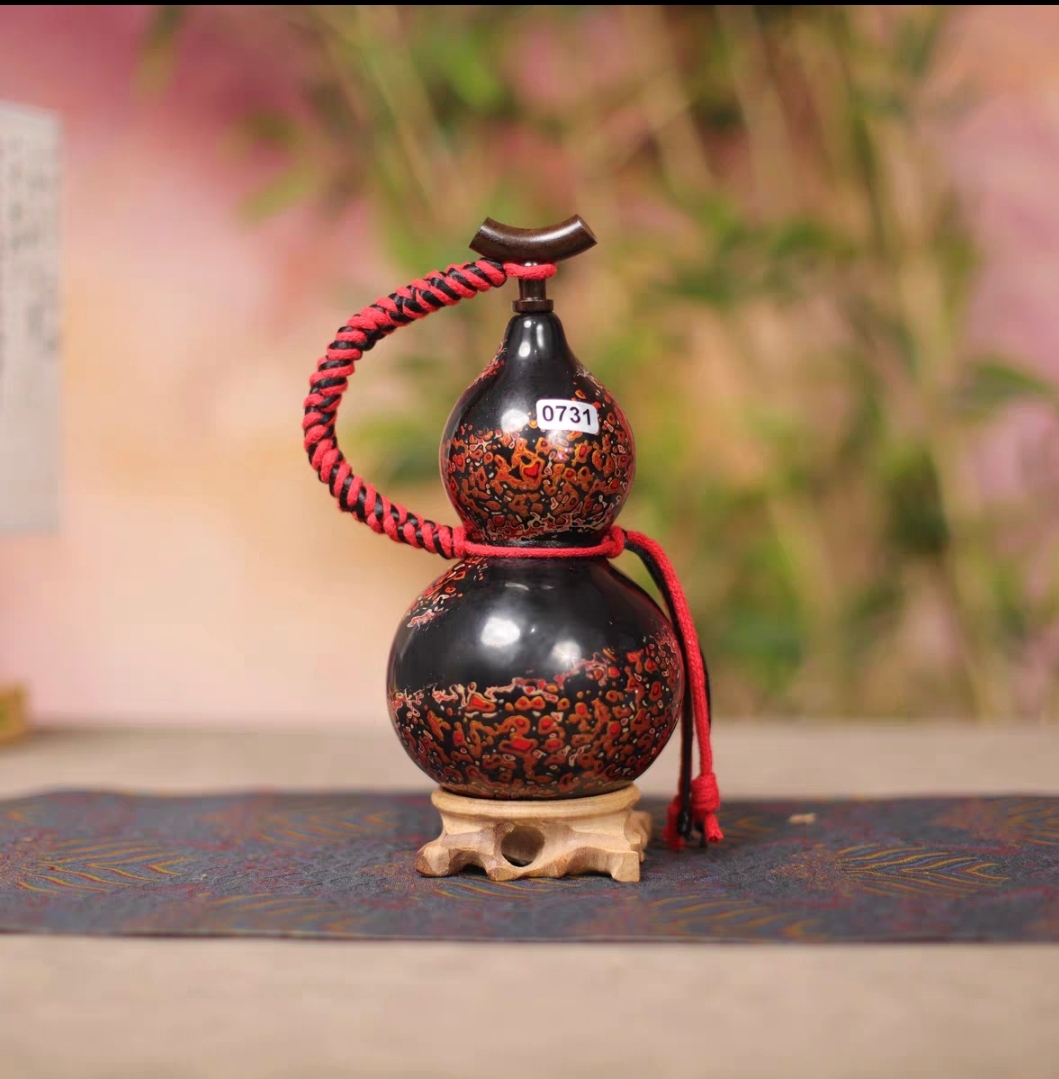 Lucky Oriental Feng Shui Gourd Flask - Handcrafted Good Luck Water Bottle for Whiskey, Tea & Outdoor 