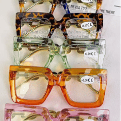 Women’s Oversized Square Chain Reading Glasses