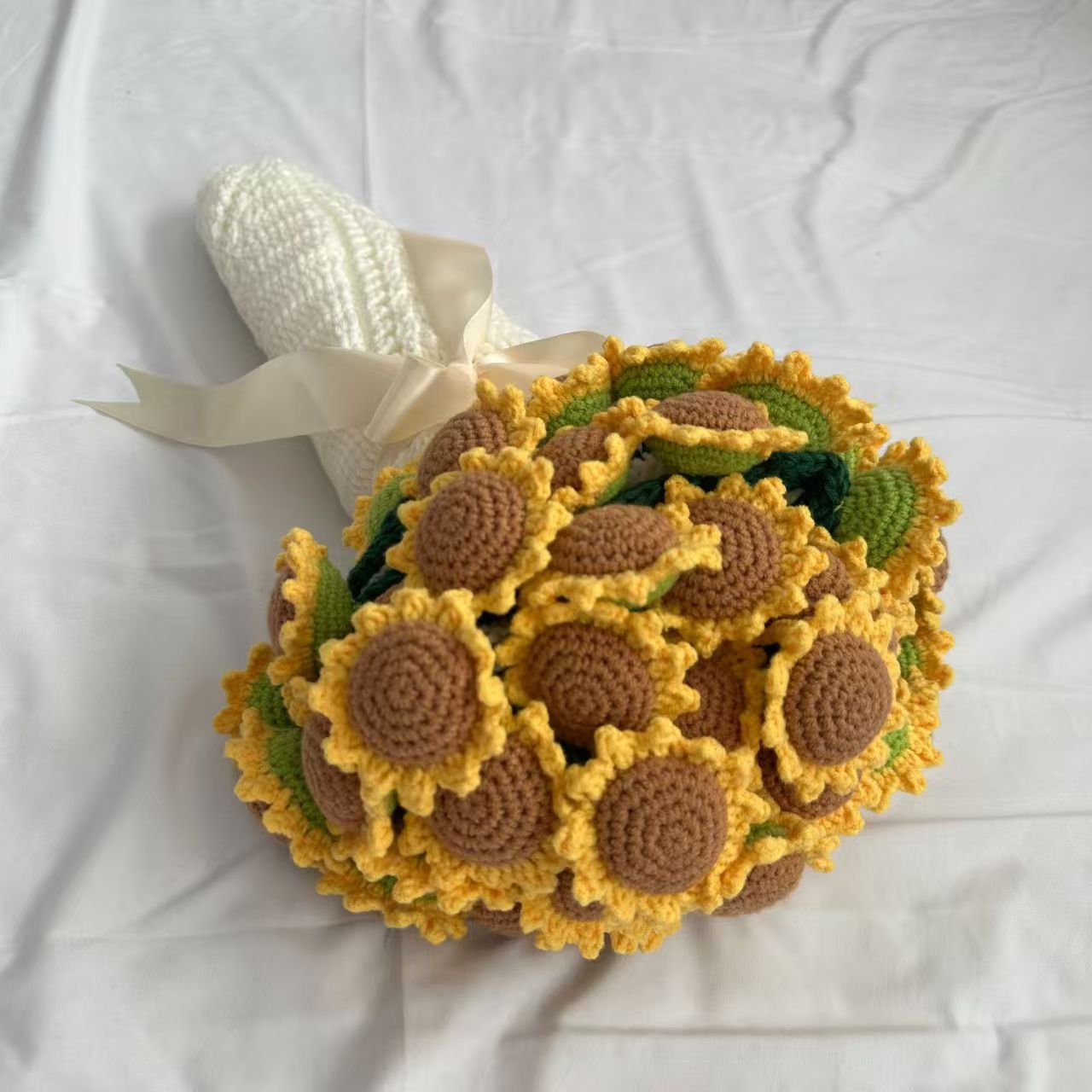 Handmade Floral Knit Blanket – Rose, Sunflower, Bluebell & Orchid Inspired | A Cozy Mother’s Day, Valentine’s & Birthday Gift