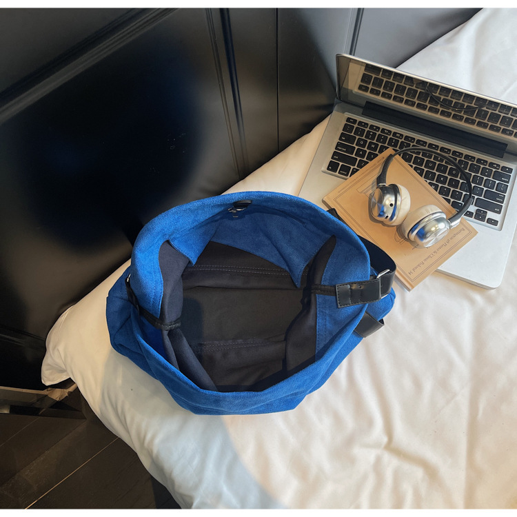 Jednobarevná taška s velkou kapacitou