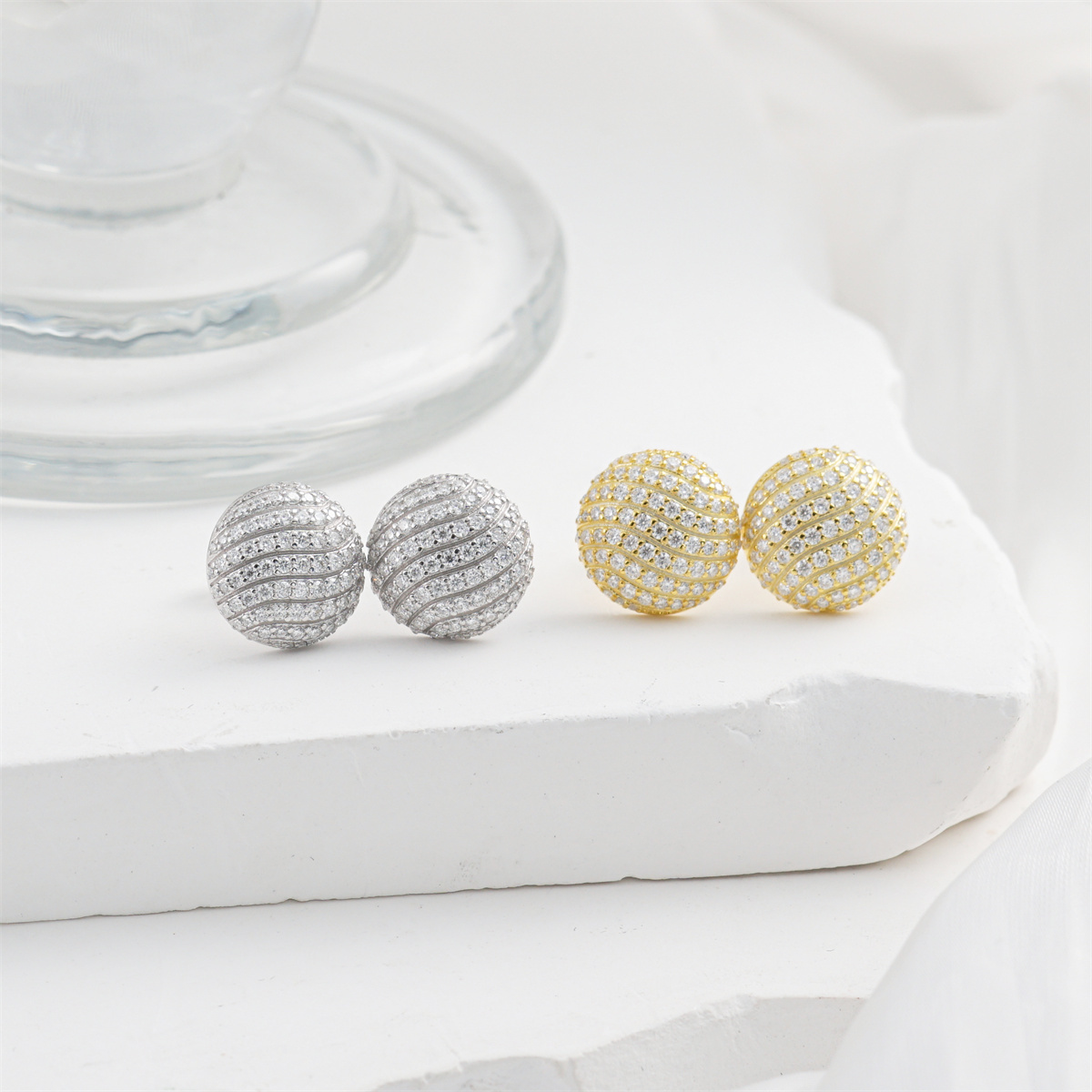 D Color Synthetic Moissanite 1.1ct Round Bling Undular Dome-Shaped Earrings